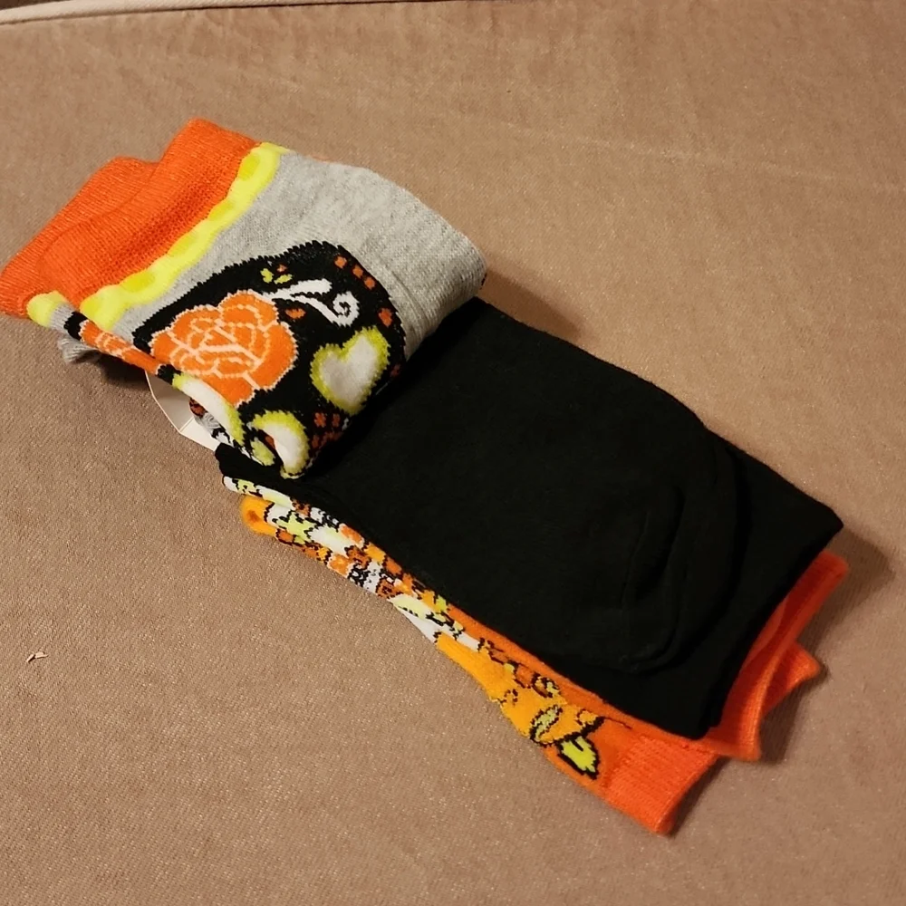 Betsey Johnson Halloween Sugar Skull Crew Socks